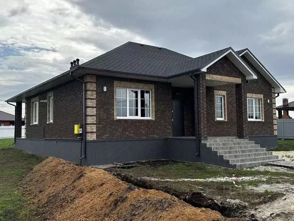 Дом в Белгородская область, Белгород ул. Николая Платонова, 89 (130 м) - Фото 1
