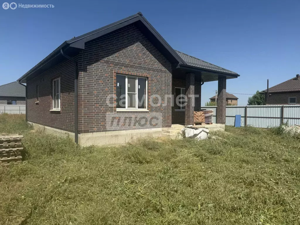Дом в Славянск-на-Кубани, улица Нефтяников (110 м) - Фото 1