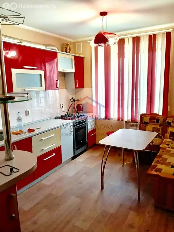 3-комнатная квартира: Старый Оскол, микрорайон Южный, 2к2 (64 м) - Фото 1