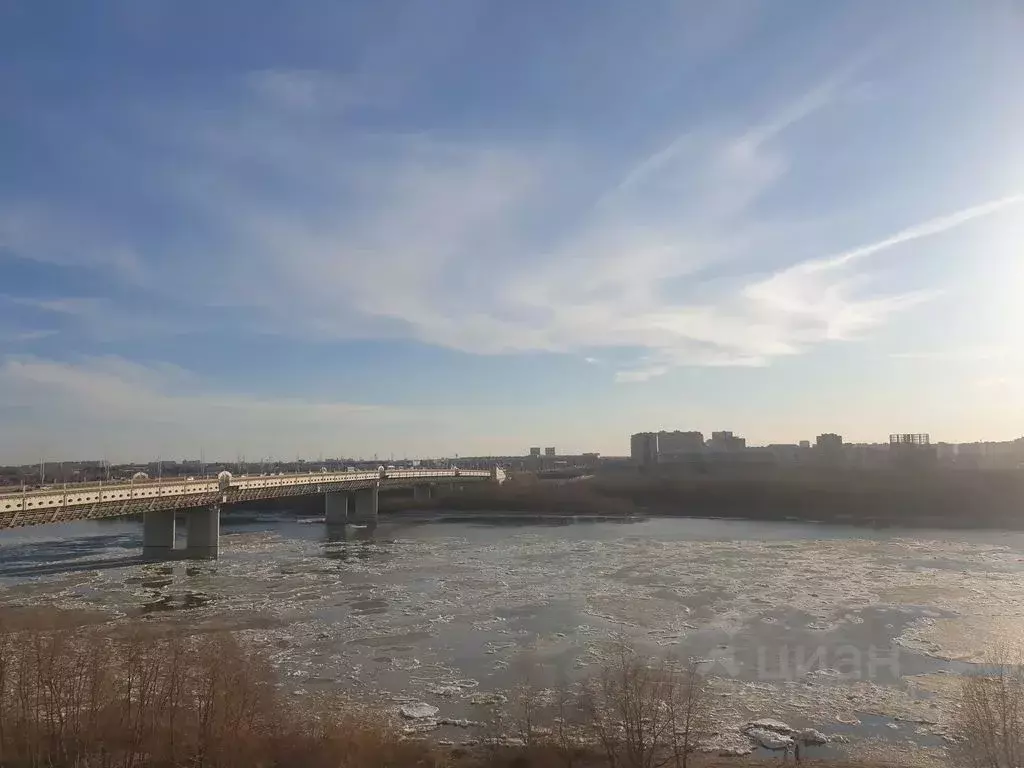 2-к кв. Омская область, Омск наб. Тухачевского, 18 (50.0 м) - Фото 1