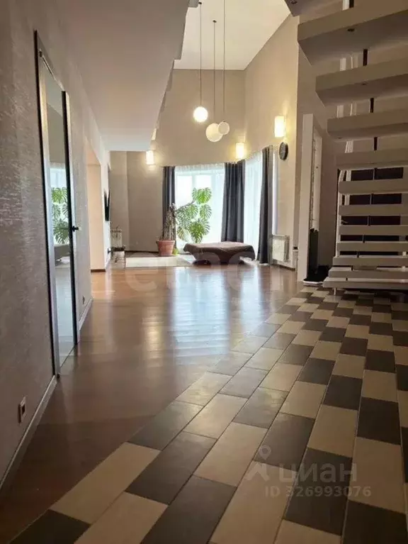 Дом в Тюменская область, Тюмень Ленинградская ул. (195 м) - Фото 2