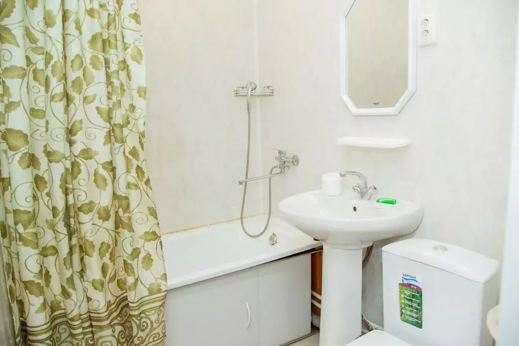 Комната Ленинградская область, Тихвинский район, Борское с/пос, д. Бор ... - Фото 2