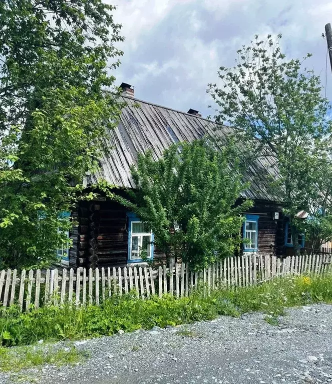 Дом в Пермский край, Горнозаводский городской округ, Сараны рп  (44 м) - Фото 1