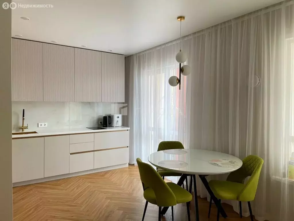 3-комнатная квартира: Новосибирск, улица Ясный Берег, 7 (84 м) - Фото 0