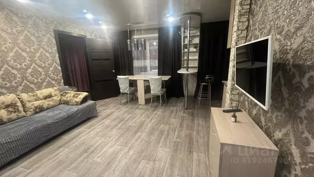 2-к кв. Иркутская область, Усолье-Сибирское ул. Ленина, 89 (43.0 м) - Фото 0