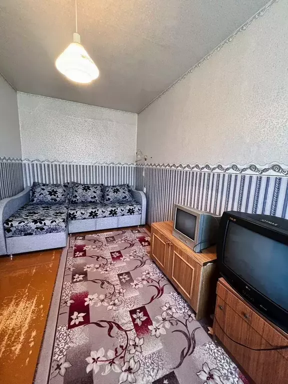 3-к кв. Ленинградская область, Ивангород Кингисеппский район, пос. ... - Фото 1