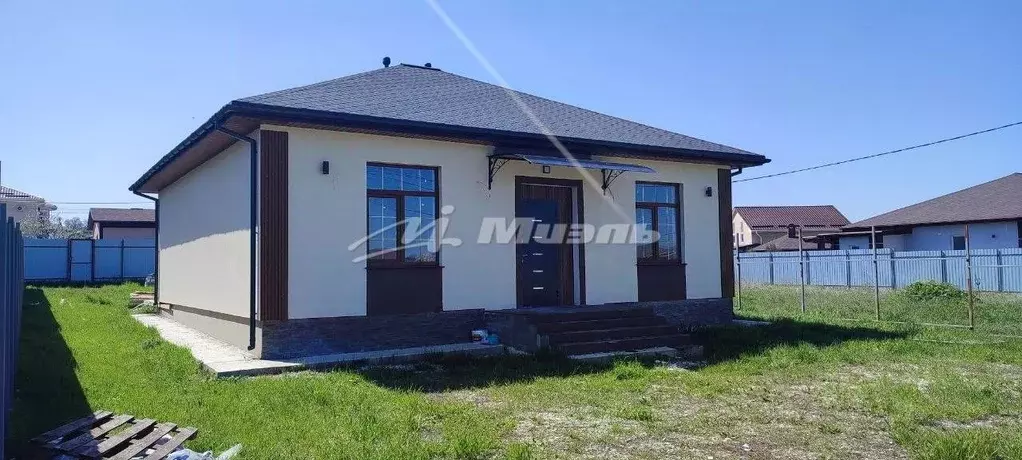 Дом в Крым, Симферопольский район, с. Мирное ул. Радужная, 22 (120 м) - Фото 1
