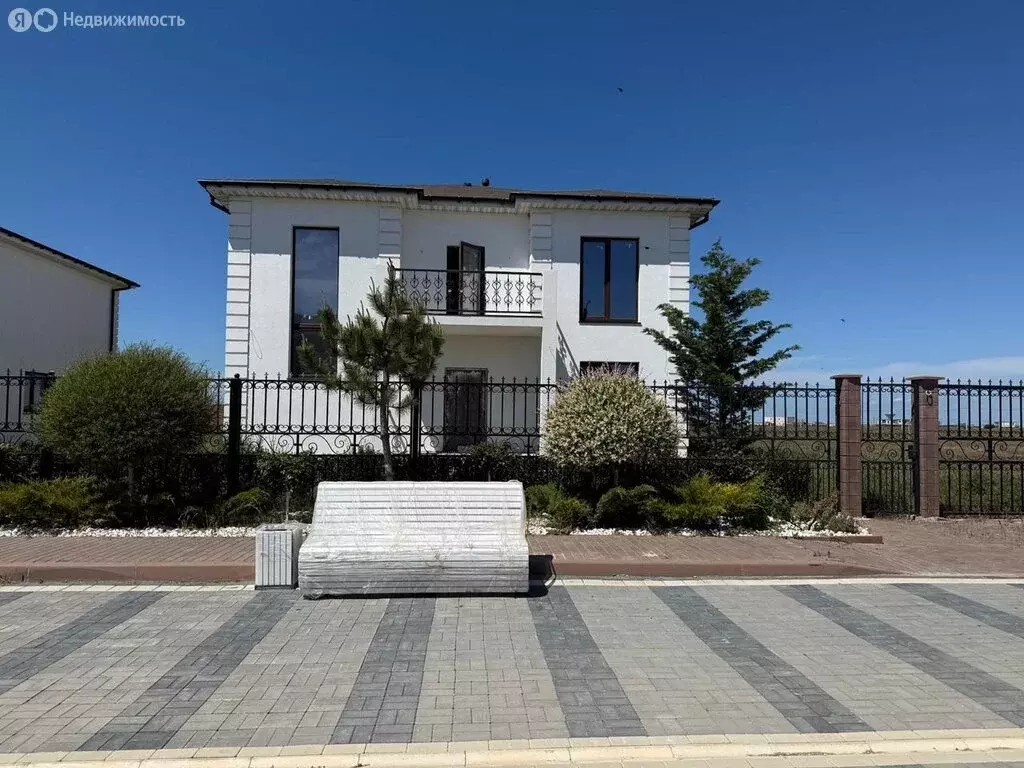 Дом в село Уютное, улица Ивана Айвазовского, 23 (244.5 м) - Фото 0