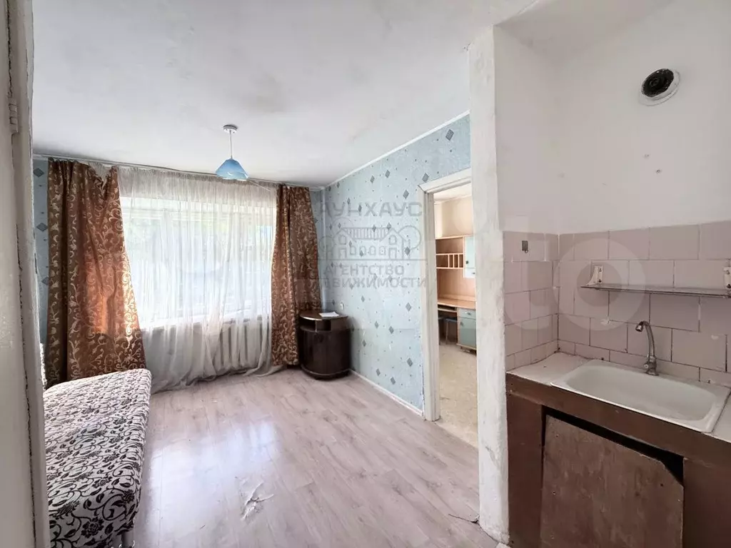 Комната 18 м в 2-к., 1/2 эт. - Фото 0
