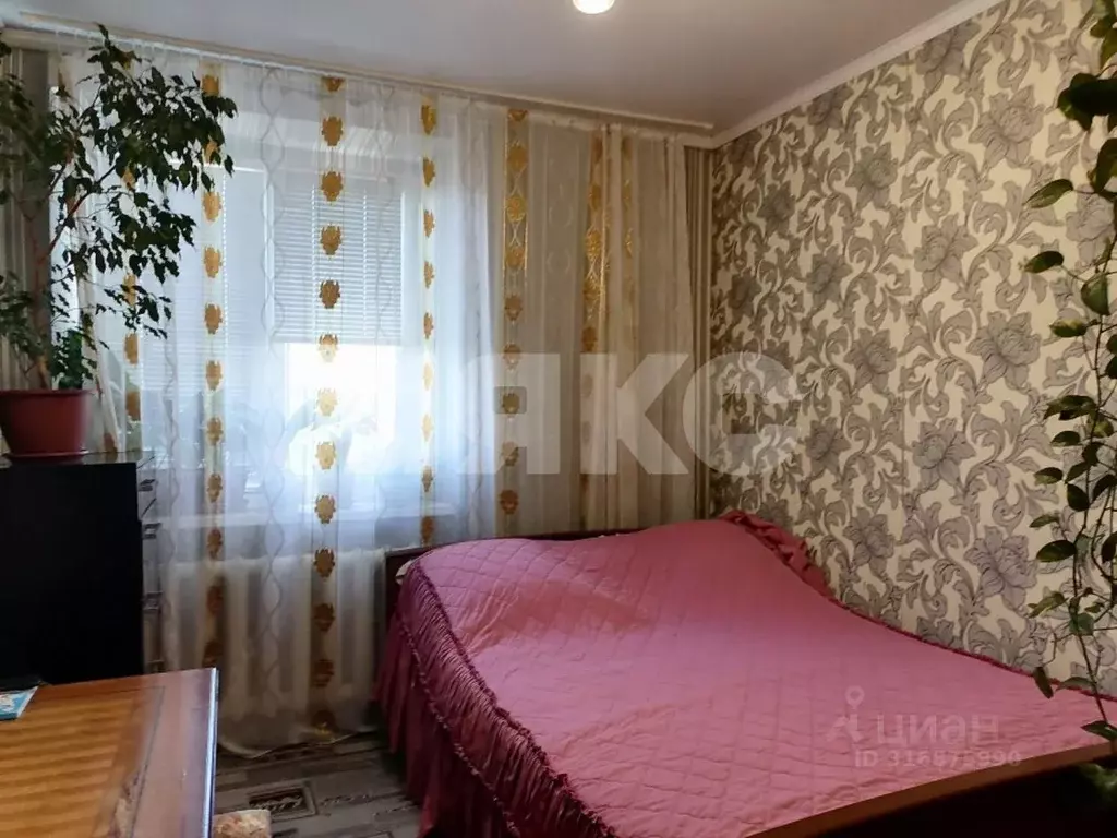 3-к кв. Краснодарский край, Горячий Ключ ул. Кириченко, 2 (62.0 м) - Фото 0