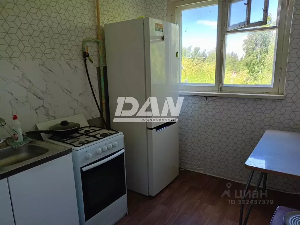 Комната Челябинская область, Челябинск ул. Ворошилова, 9 (13.0 м) - Фото 0