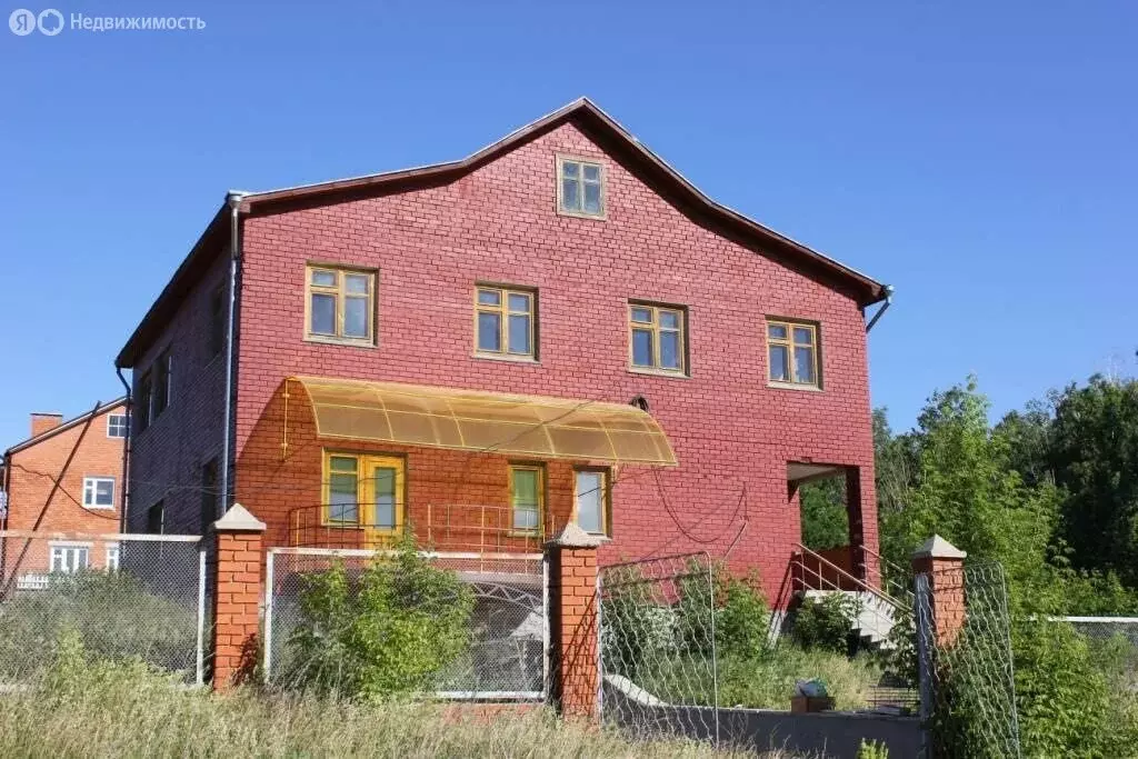 Дом в село Красновидово, улица Зелёная Гора, 1 (320 м) - Фото 1