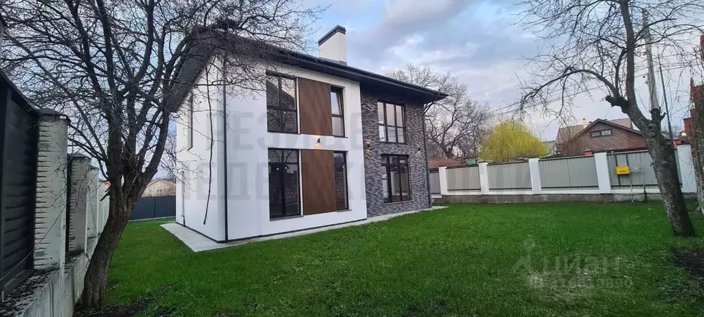 Коттедж в Самарская область, Самара 10-я линия (200 м) - Фото 1