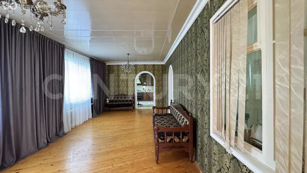 Дом в Каспийск, улица Буйнакского (200 м) - Фото 1