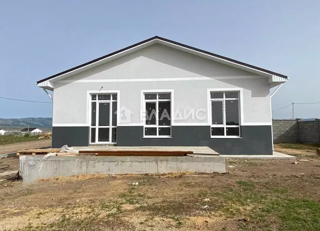 Дом в Крым, Симферопольский район, Добровское с/пос, с. Пионерское  ... - Фото 2