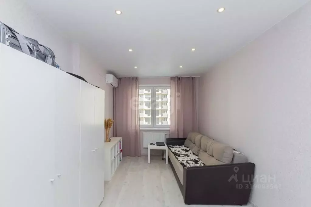 1-к кв. Краснодарский край, Краснодар ул. Цезаря Куникова, 35 (36.7 м) - Фото 0