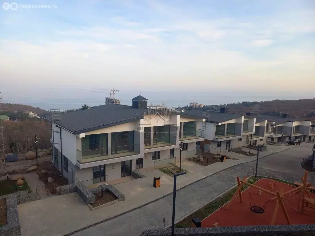 3-комнатная квартира: Республика Крым, муниципальный округ Алушта, ... - Фото 1