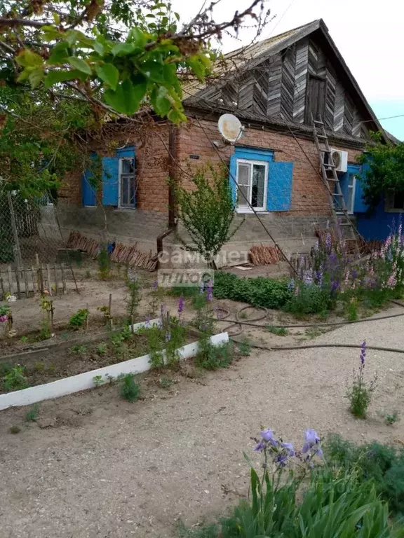 Дом в Астраханская область, Володарский район, с. Зеленга Лесная ул., ... - Фото 0