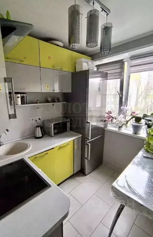 3-к кв. Белгородская область, Старый Оскол Жукова мкр, 8 (61.7 м) - Фото 1