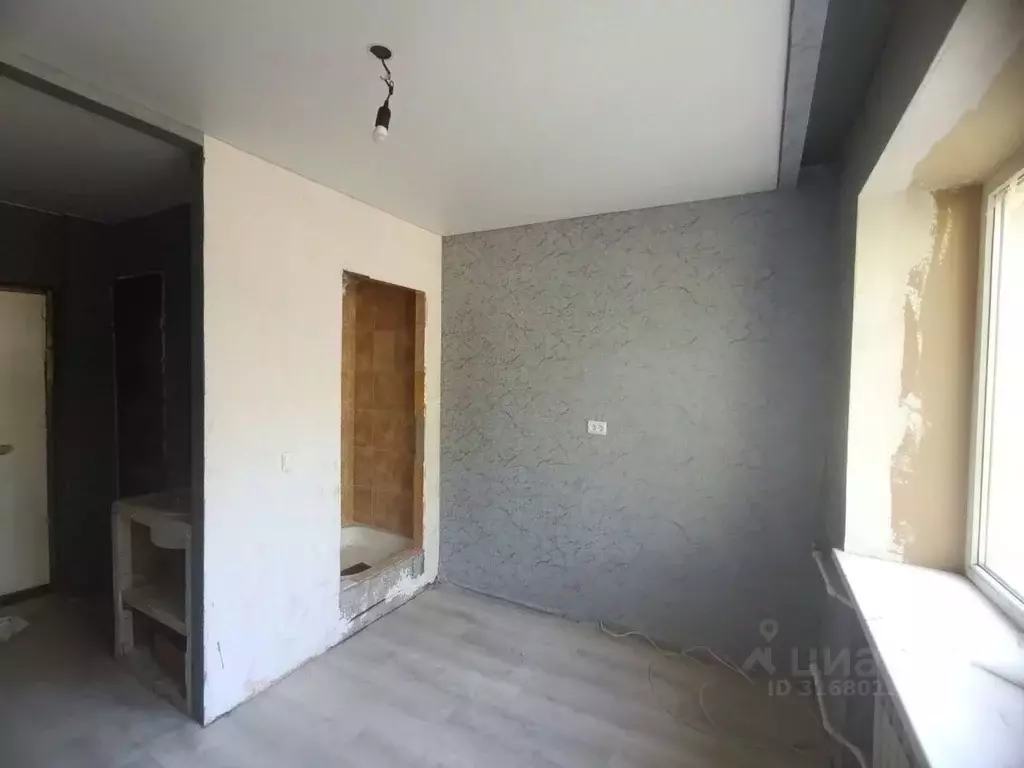 Комната Волгоградская область, Волжский ул. Горького, 33 (10.0 м) - Фото 1