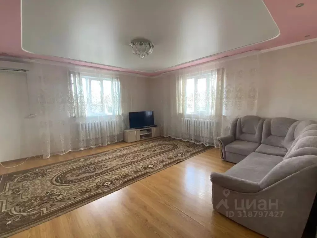 Дом в Оренбургская область, Соль-Илецк ул. Юбилейная, 36 (90 м) - Фото 1