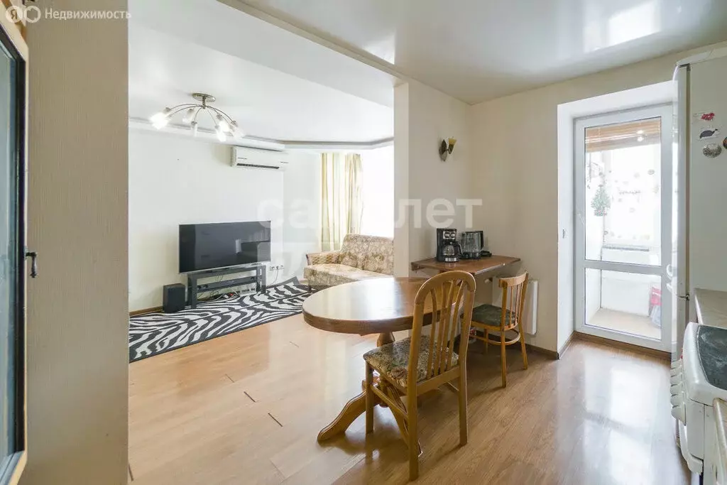 2-комнатная квартира: Екатеринбург, улица Маршала Жукова, 10 (54.2 м) - Фото 2