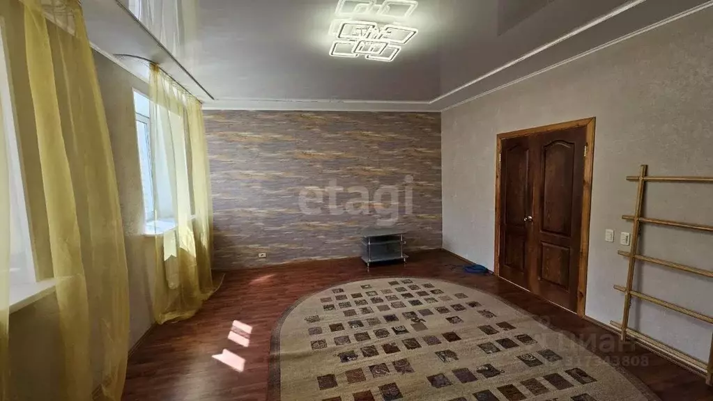 2-к кв. Челябинская область, Чебаркуль ул. Карпенко, 1 (69.8 м) - Фото 0
