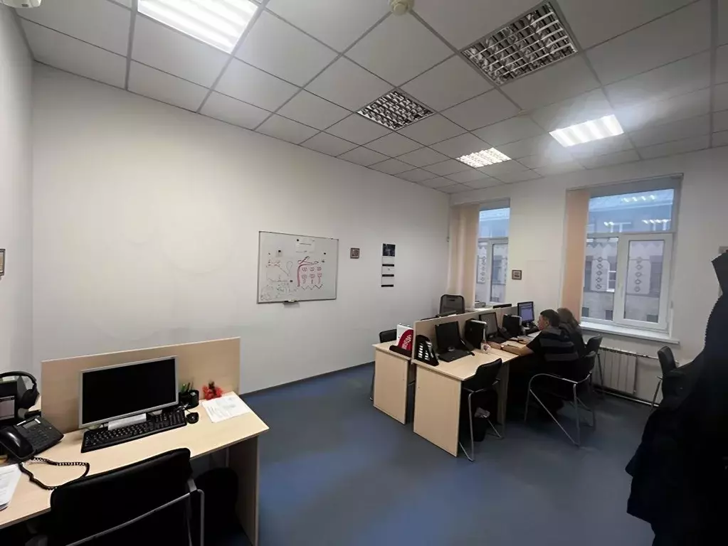 Офис в Санкт-Петербург 8-я Красноармейская ул., 20А (167 м) - Фото 1