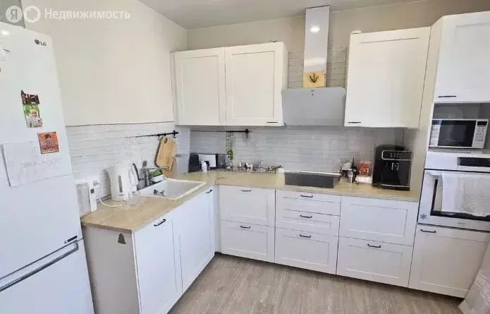 2-комнатная квартира: Тюмень, улица Мельникайте, 38к1 (63.1 м) - Фото 1