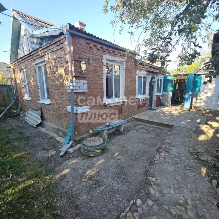 Дом в Краснодарский край, Абинск ул. Луначарского (32 м) - Фото 1