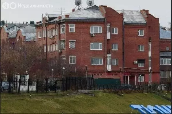 7-комнатная квартира: Тюмень, улица Кирова, 6 (221.8 м) - Фото 1