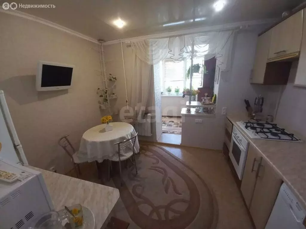3-комнатная квартира: Севастополь, улица Генерала Лебедя, 18 (64.6 м) - Фото 1
