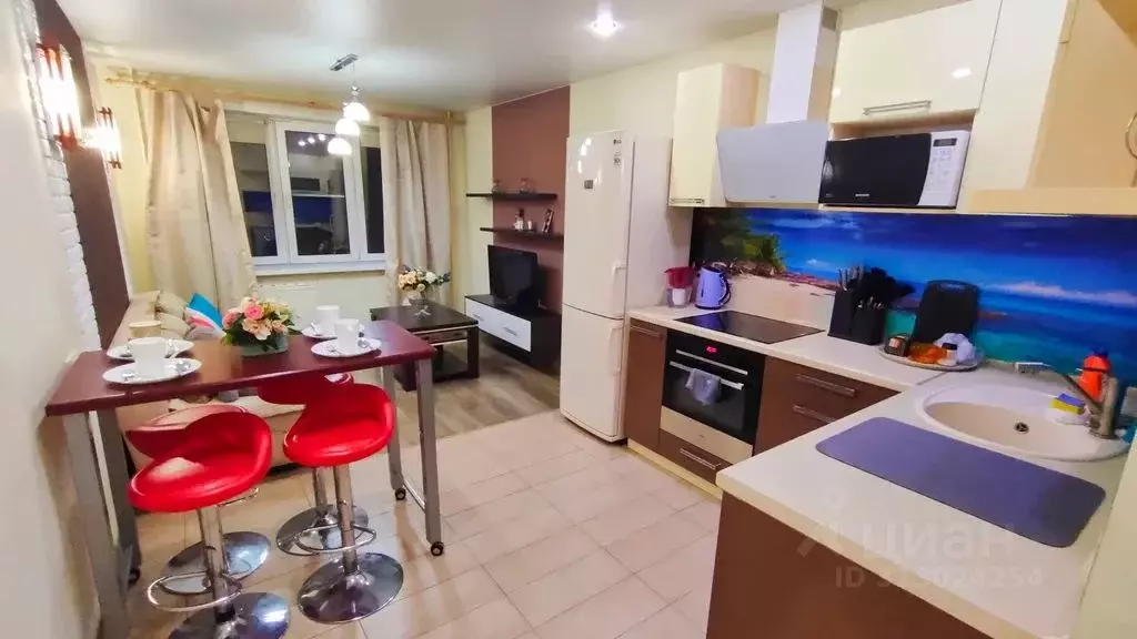 2-к кв. Кировская область, Киров Березниковский пер., 32 (60.0 м) - Фото 0