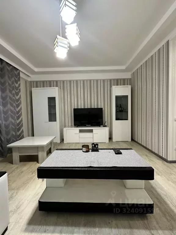 2-к кв. Крым, Симферополь просп. Победы, 36 (75.0 м) - Фото 1