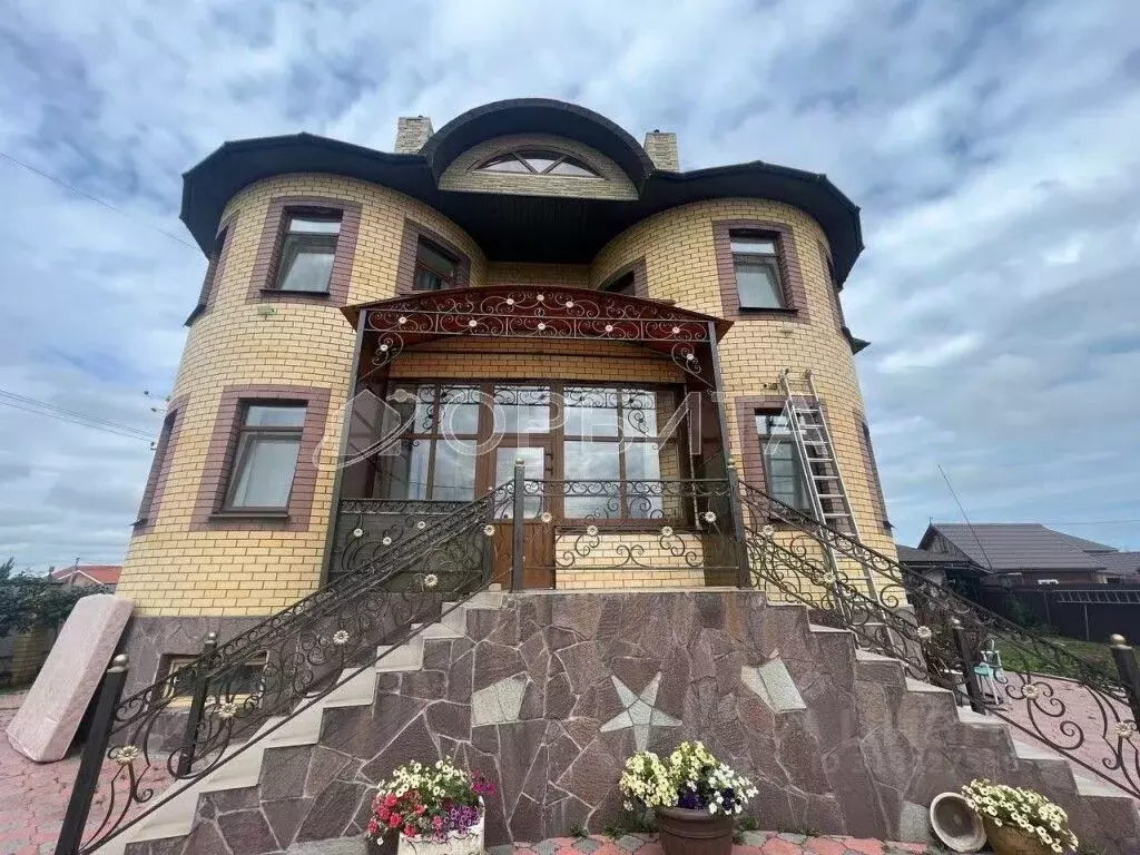 Дом в Тюменская область, Тюмень Центральная пл. (407 м) - Фото 0