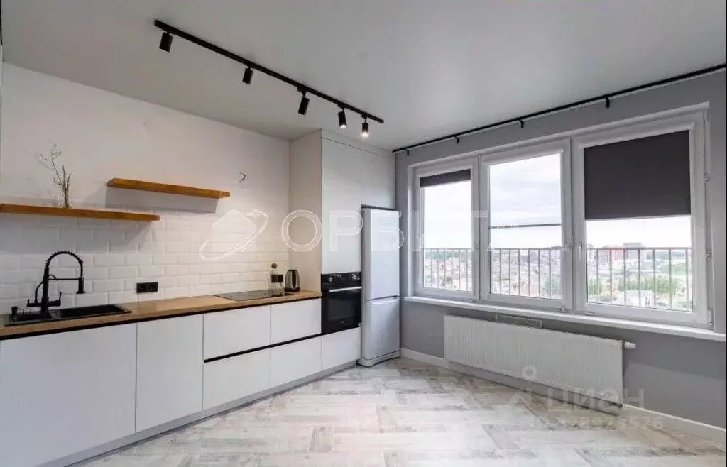 3-к кв. Тюменская область, Тюмень ул. Фармана Салманова, 3 (75.0 м) - Фото 2