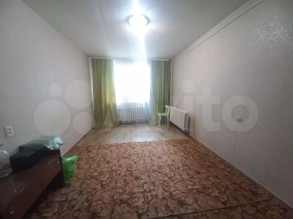Комната 17,8 м в 4-к., 1/5 эт. - Фото 1