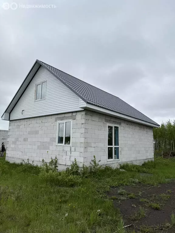 Дом в Красноармейский округ, деревня Круглое (130 м) - Фото 0