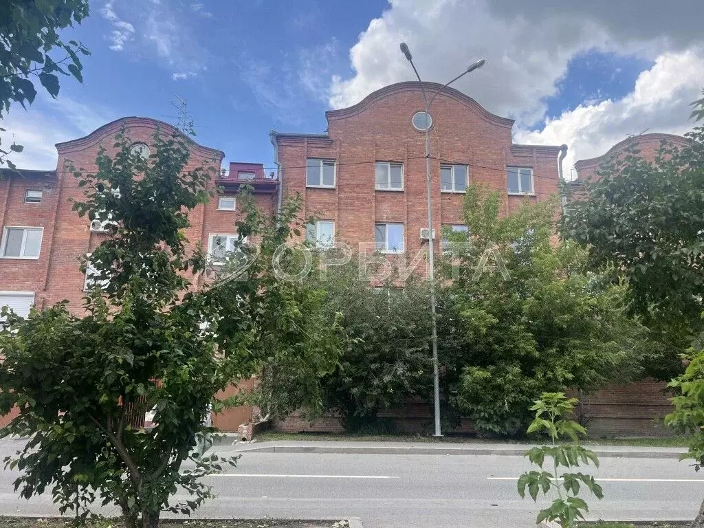 5-к кв. Тюменская область, Тюмень ул. Кирова, 8 (225.0 м) - Фото 1