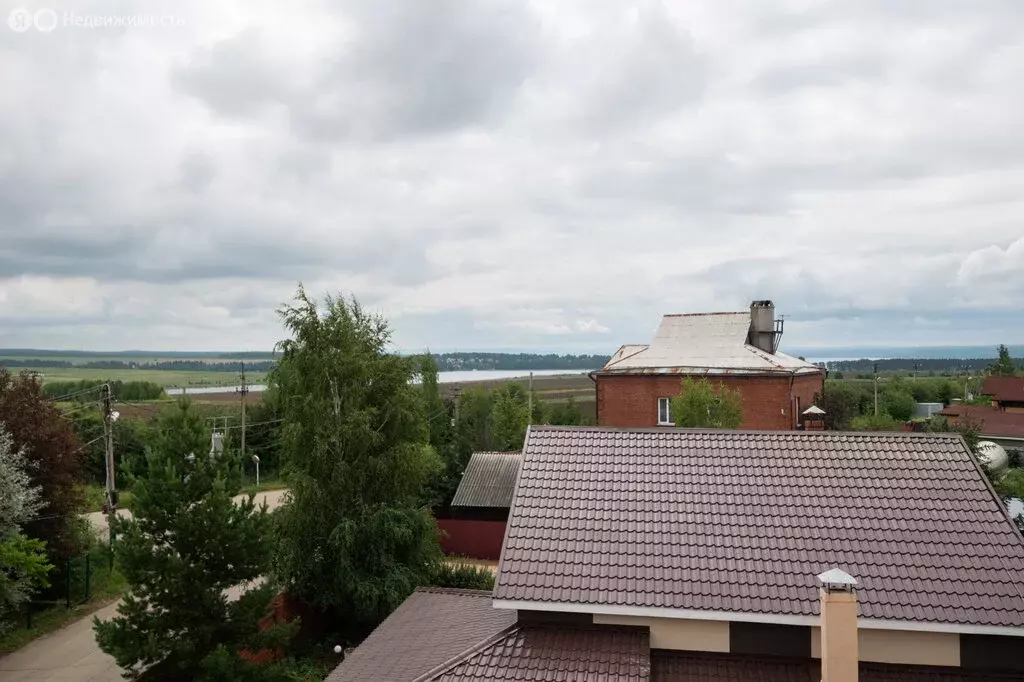 Дом в Молодёжный, Звёздная улица, 76 (201.4 м) - Фото 1