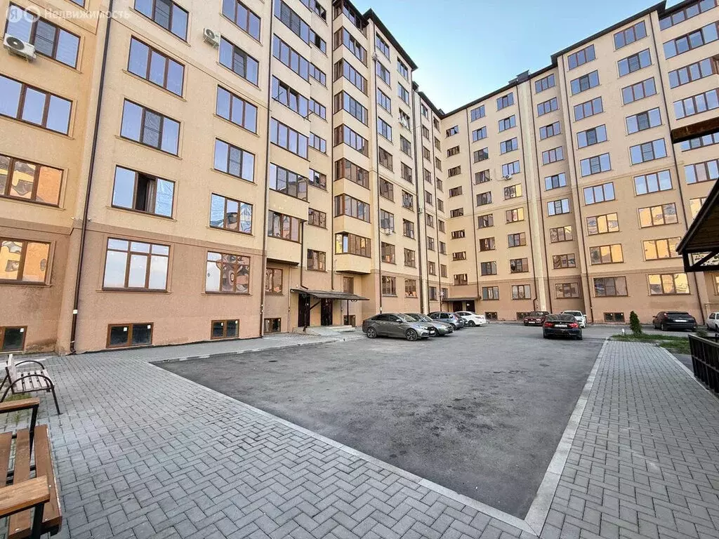 3-комнатная квартира: Нальчик, улица Шарданова, 50к2 (103.2 м) - Фото 1