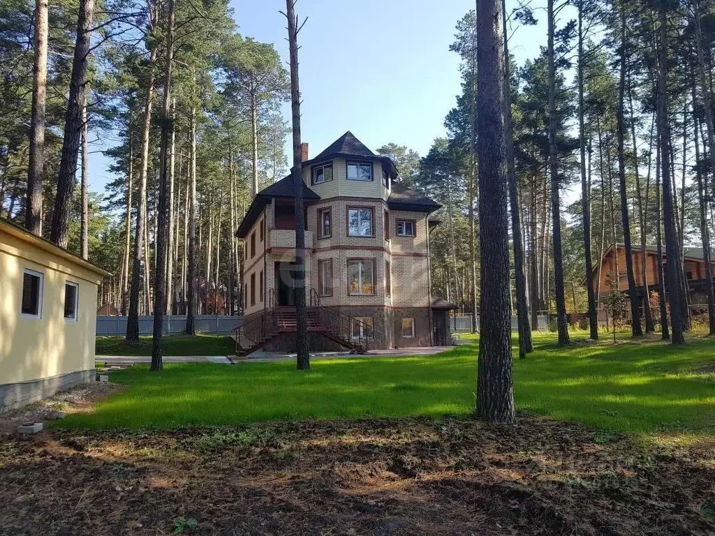 Дом в Новосибирская область, Бердск Серебряный Бор кп, 23 (350 м) - Фото 1