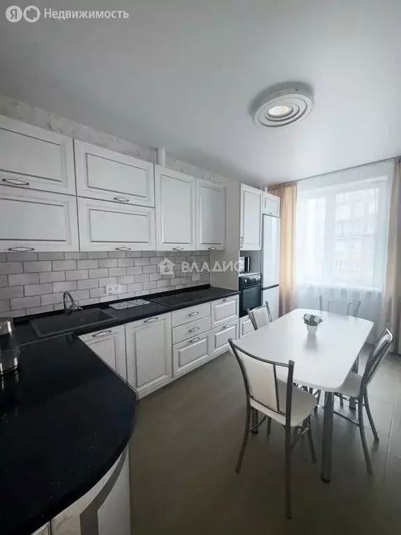 3-комнатная квартира: Брянск, улица Горбатова, 18 (71.3 м) - Фото 2