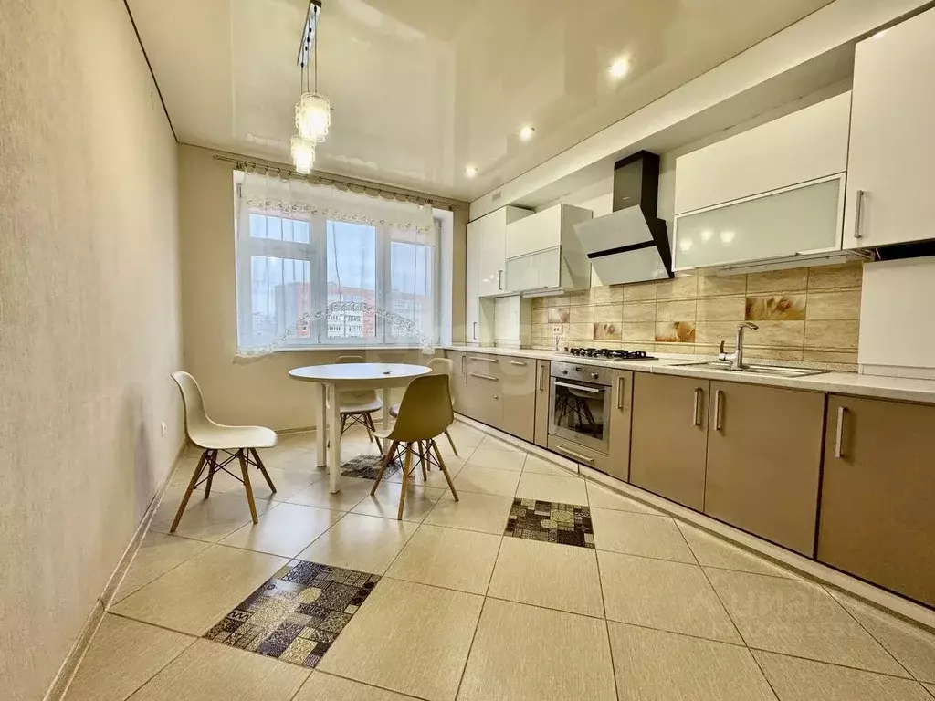 2-к кв. Калининградская область, Калининград Пражская ул., 38 (79.0 м) - Фото 1