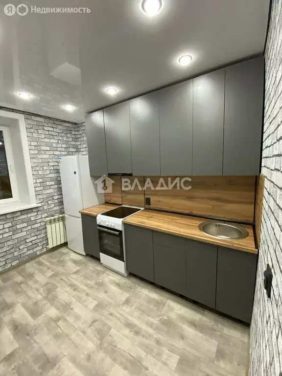 3-комнатная квартира: Свободный, улица Орджоникидзе, 4 (57.7 м) - Фото 1