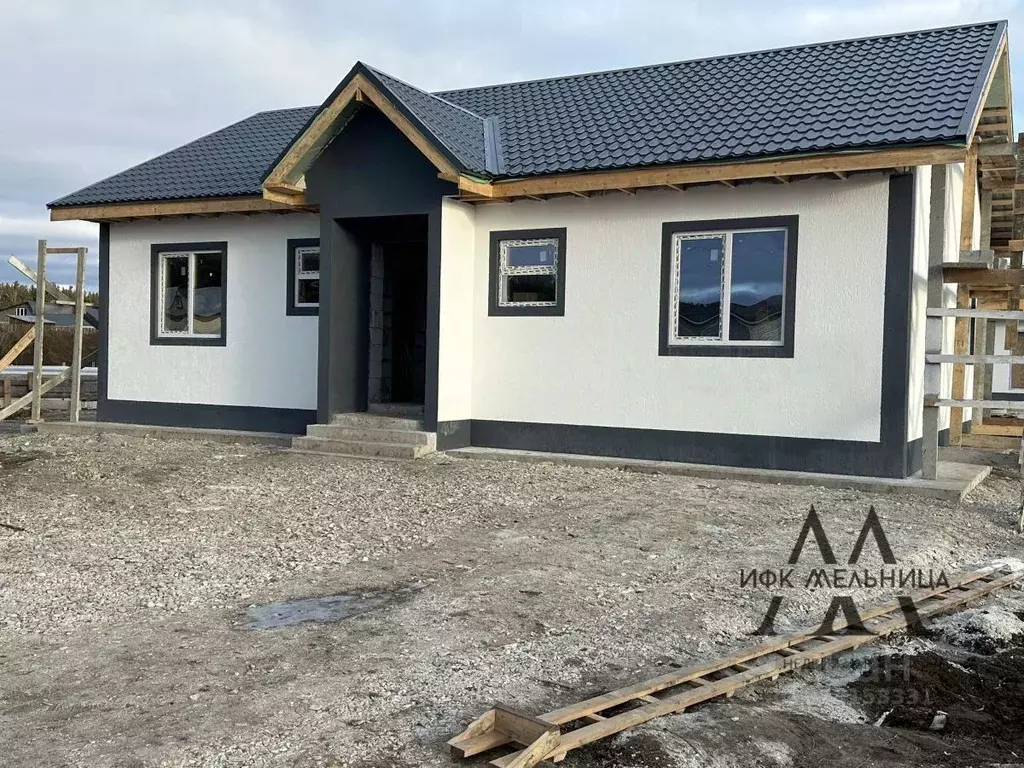 Дом в Свердловская область, Полевской муниципальный округ, с. Косой ... - Фото 1