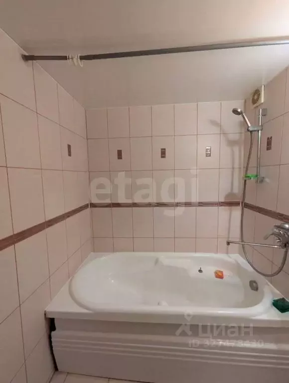 3-к кв. Псковская область, Псков ул. Рокоссовского, 10 (64.6 м) - Фото 1