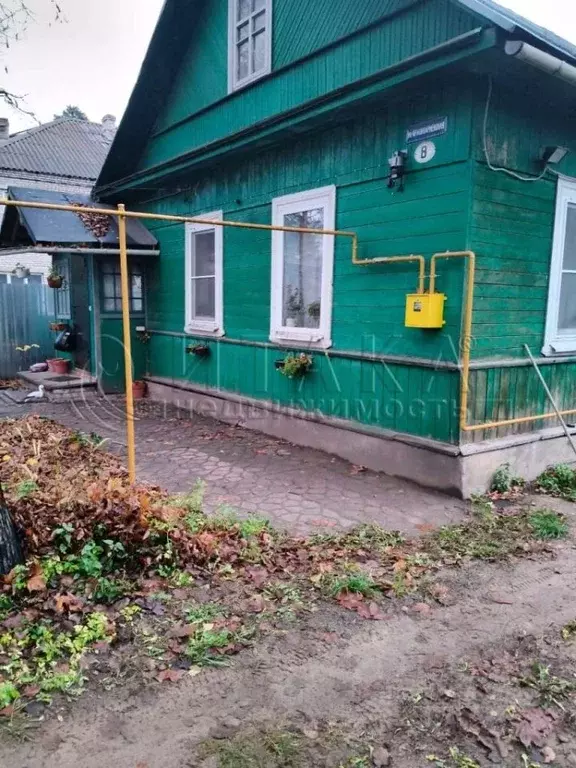 Дом в Ленинградская область, Луга Красноармейская ул., 8 (81 м) - Фото 1