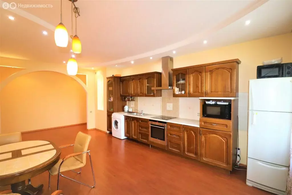 3-комнатная квартира: Новокузнецк, улица Кирова, 111 (113.6 м) - Фото 1