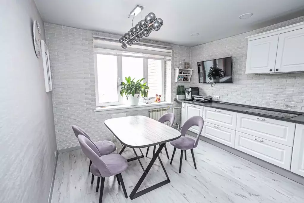 3-к кв. Новосибирская область, Бердск Первомайская ул., 123а (82.5 м) - Фото 1